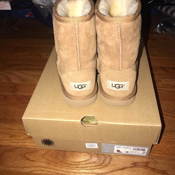 Girls ugg boots - Picture 3 of 4
